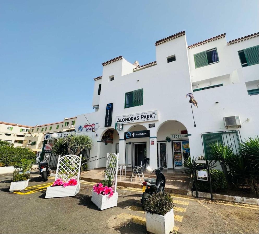 Alondras Park Mialsoma Apartment Arona  Exteriör bild